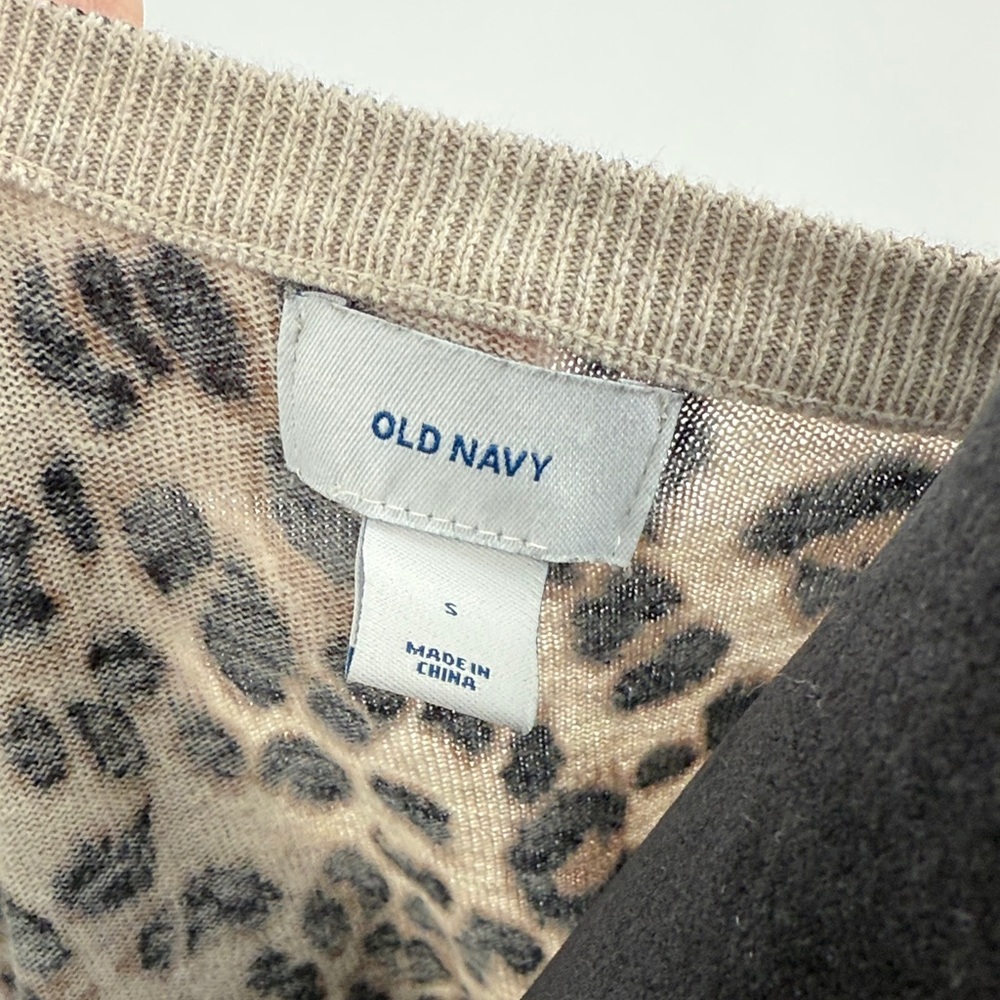 Old Navy 100% cotton Leopard Print Cardigan size small - Picture 8 of 9